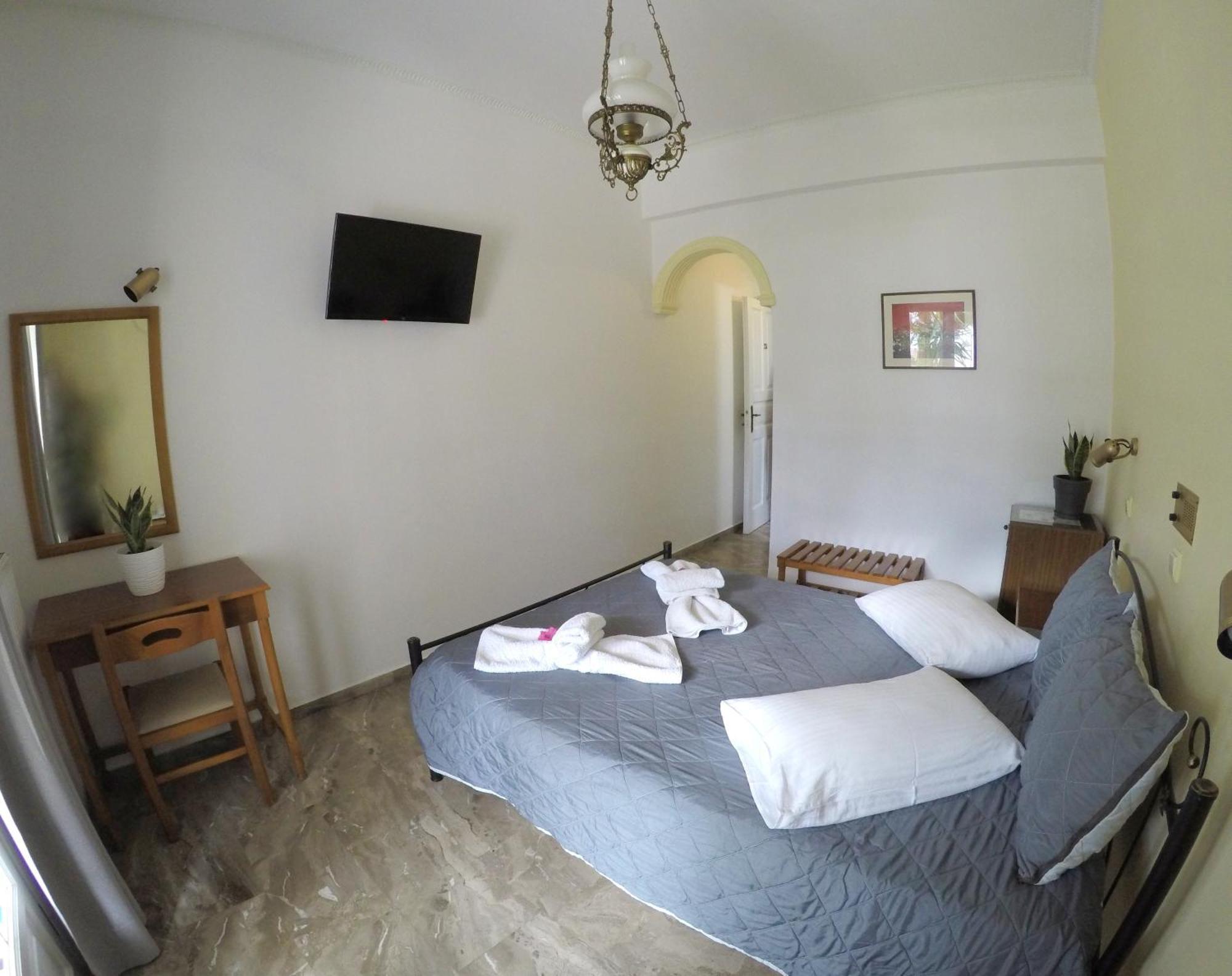 Hotel Zeus Kamári Quarto foto