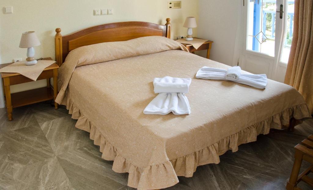Hotel Zeus Kamári Quarto foto